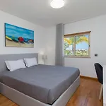 Villa Stunning With Heated Pool, Garden, Bbq Quarteira