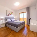 Stunning With Heated Pool, Garden, Bbq Villa
