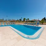 Villa Stunning With Heated Pool, Garden, Bbq *