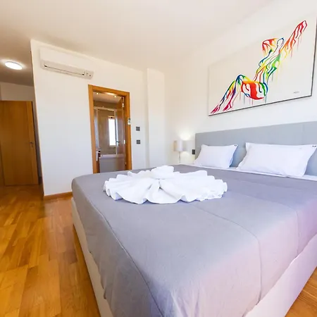 Stunning With Heated Pool, Garden, Bbq * Картейра
