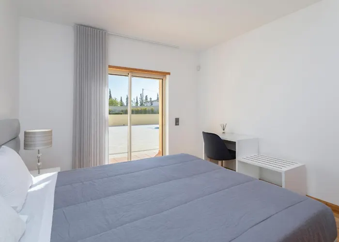 Villa Stunning With Heated Pool, Garden, Bbq *