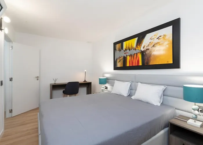 Stunning With Heated Pool, Garden, Bbq Quarteira