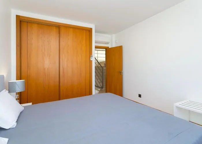 Stunning With Heated Pool, Garden, Bbq *