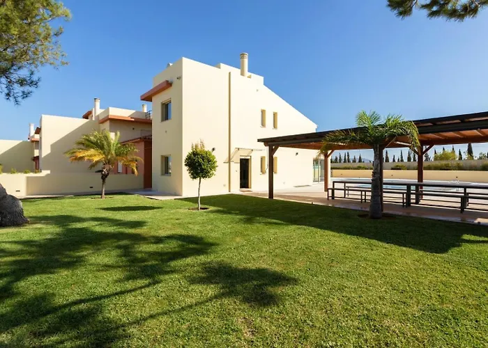 Stunning With Heated Pool, Garden, Bbq Quarteira