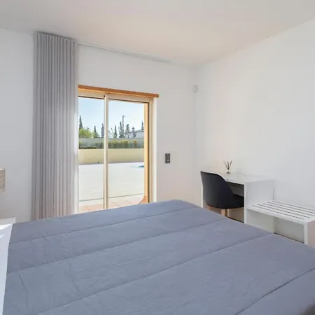 Villa Stunning With Heated Pool, Garden, Bbq *