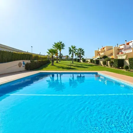 Villa Stunning With Heated Pool, Garden, Bbq