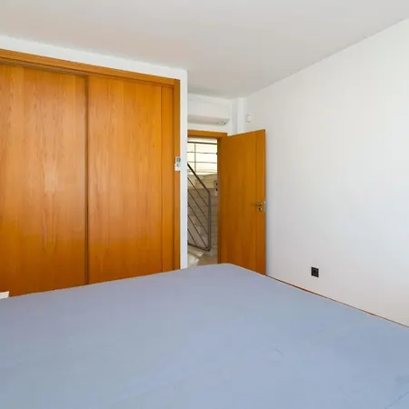 Stunning With Heated Pool, Garden, Bbq *