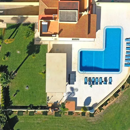 Stunning With Heated Pool, Garden, Bbq Villa