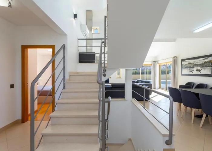 Stunning With Heated Pool, Garden, Bbq * كوارتيرا